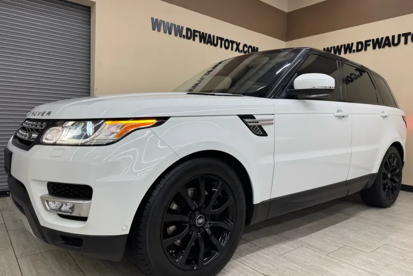 2017 Land Rover Range Rover Sport HSE photo 1