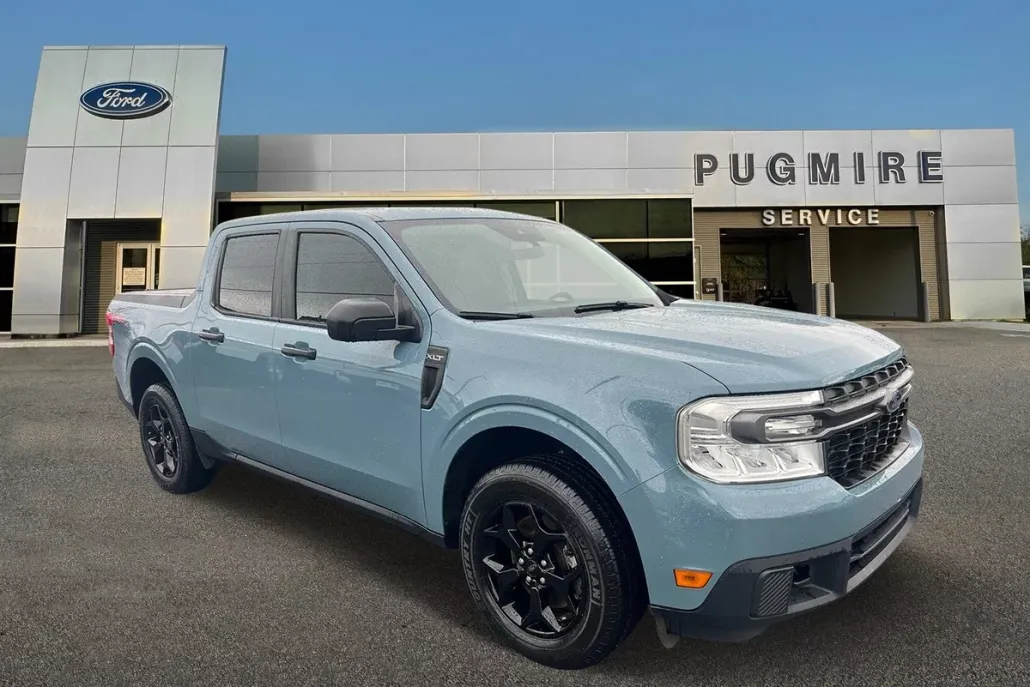 2023 Ford Maverick XLT photo 1