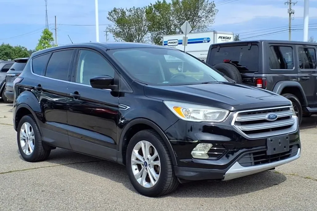 2017 Ford Escape SE photo 1