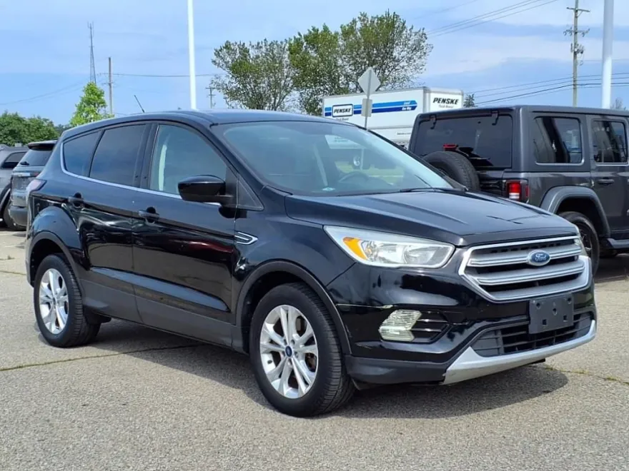 2017 Ford Escape SE photo 1