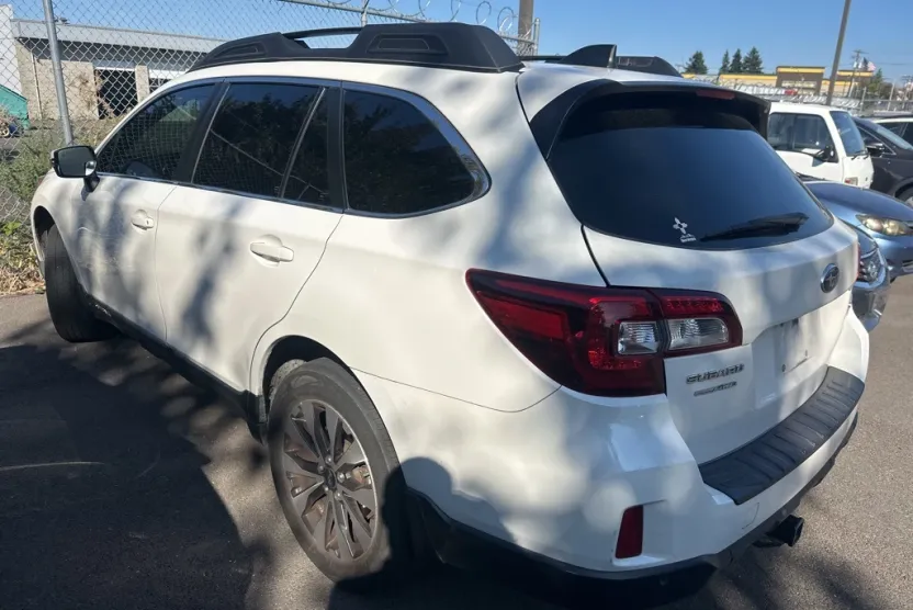2017 Subaru Outback 2.5i photo 1