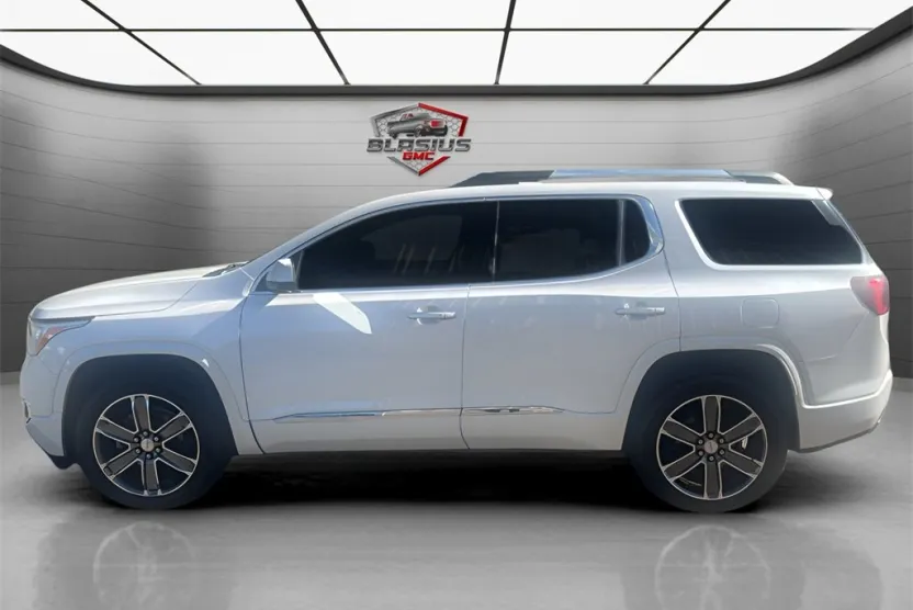 2019 Gmc Acadia Denali photo 1