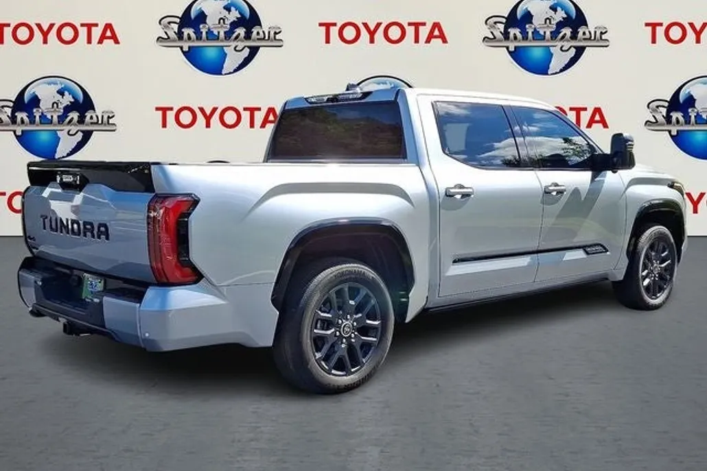 2023 Toyota Tundra Platinum photo 1