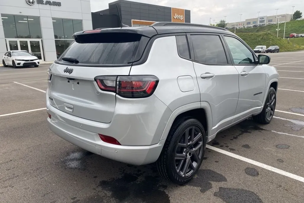 2025 Jeep Compass Limited photo 1