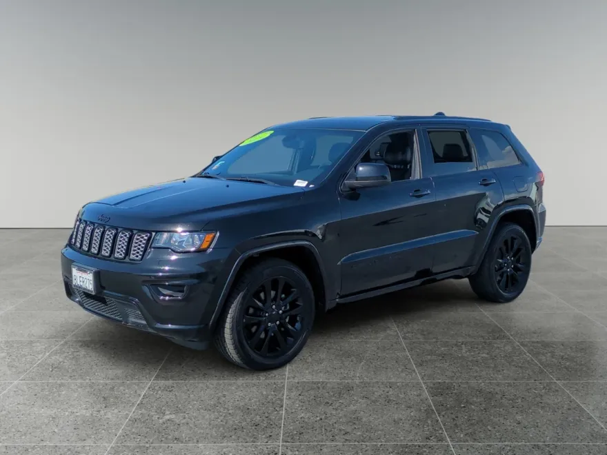 2019 Jeep Grand Cherokee Laredo photo 1