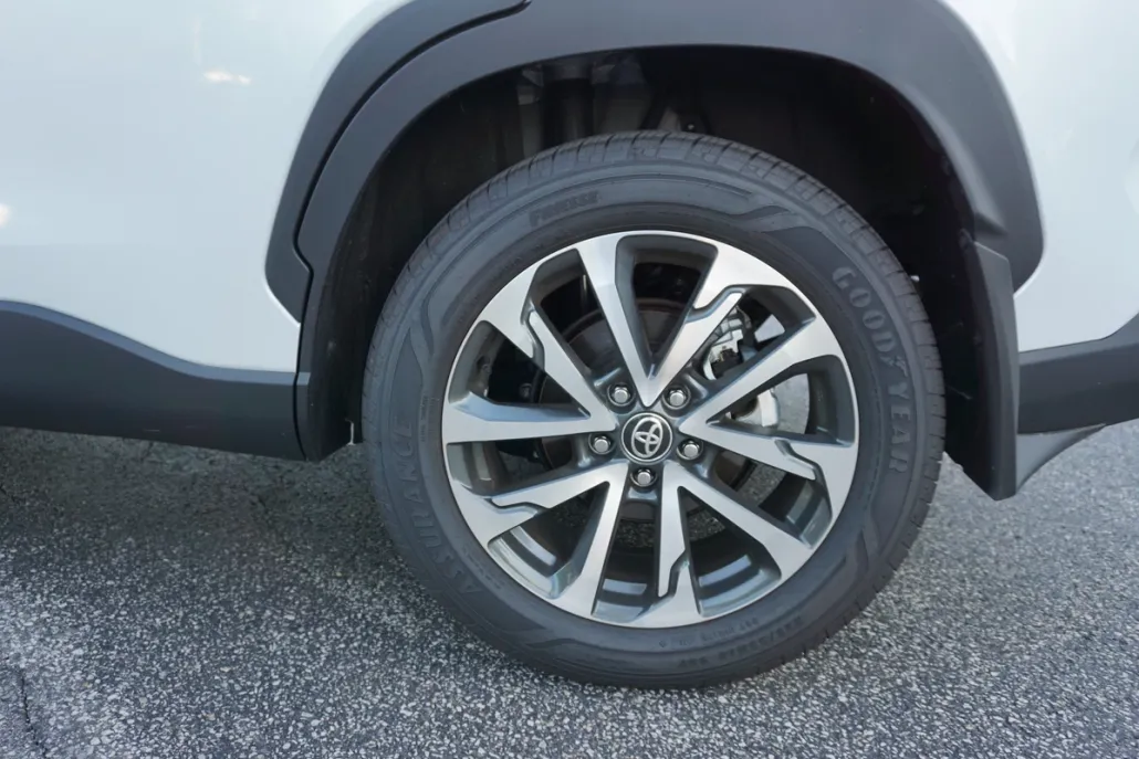 2025 Toyota Corolla Cross XLE photo 1
