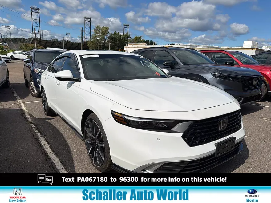 2023 Honda Accord Hybrid Touring photo 1