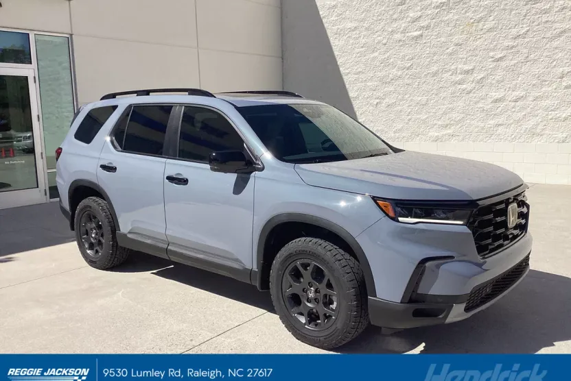 2025 Honda Pilot TrailSport photo 1