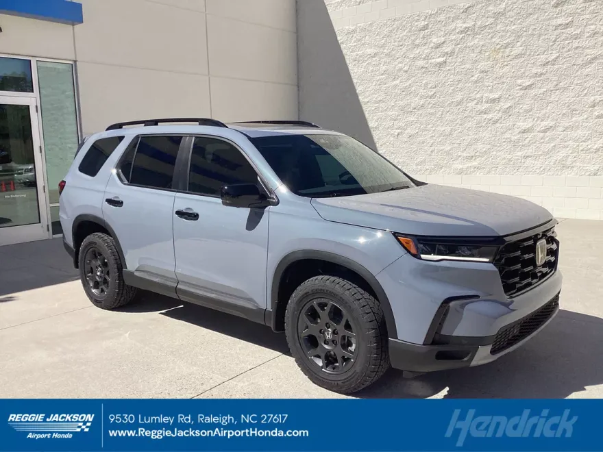 2025 Honda Pilot TrailSport photo 1