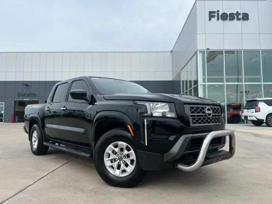 2024 Nissan Frontier SV photo 1