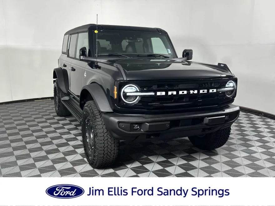 2025 Ford Bronco Outer Banks photo 1