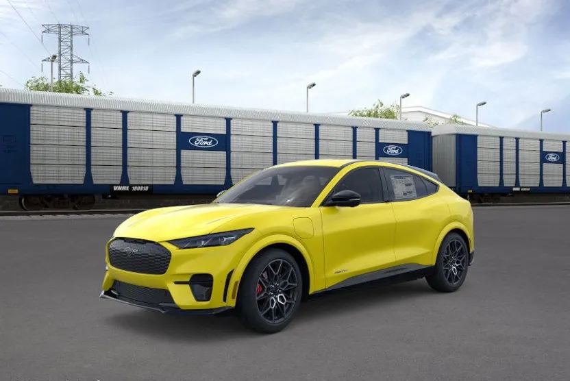2025 Ford Mustang Mach-E GT photo 1