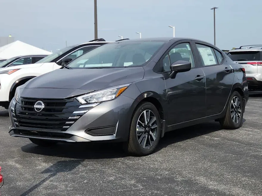 2025 Nissan Versa SV photo 1