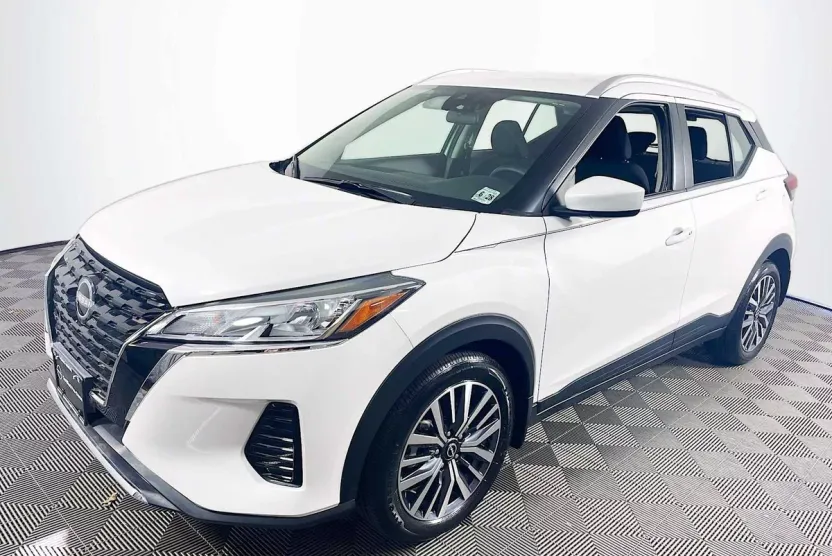 2023 Nissan Kicks SV photo 1