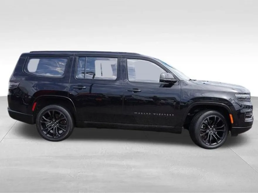 2022 Jeep Grand Wagoneer II Obsidian photo 1