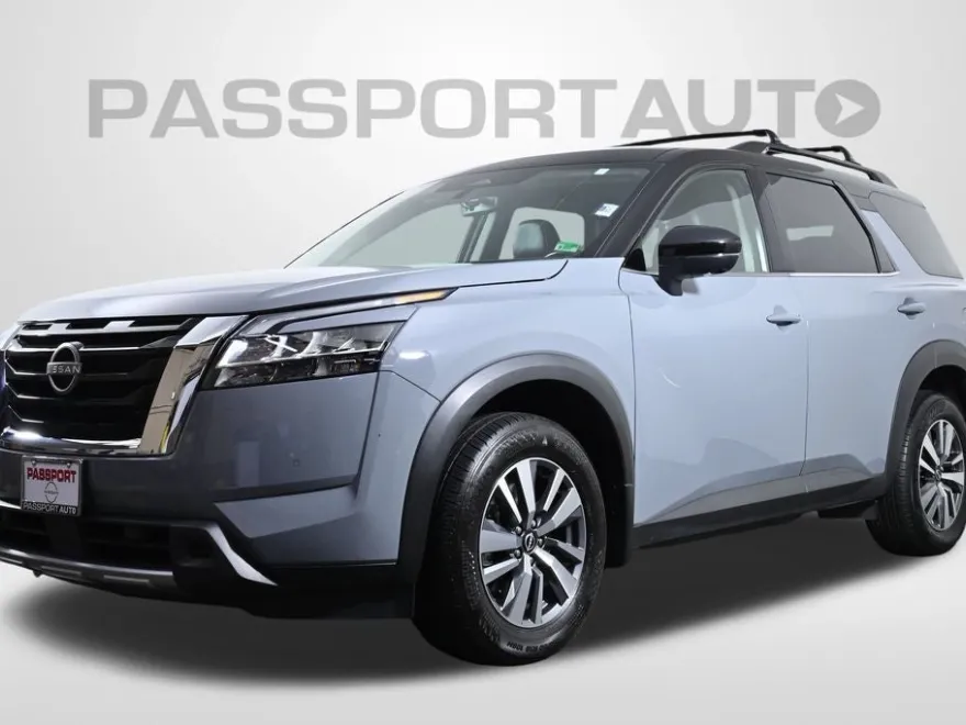 2024 Nissan Pathfinder SL photo 1