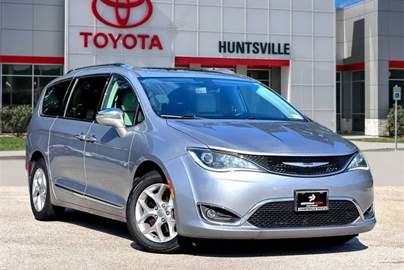 2020 Chrysler Pacifica Limited photo 1