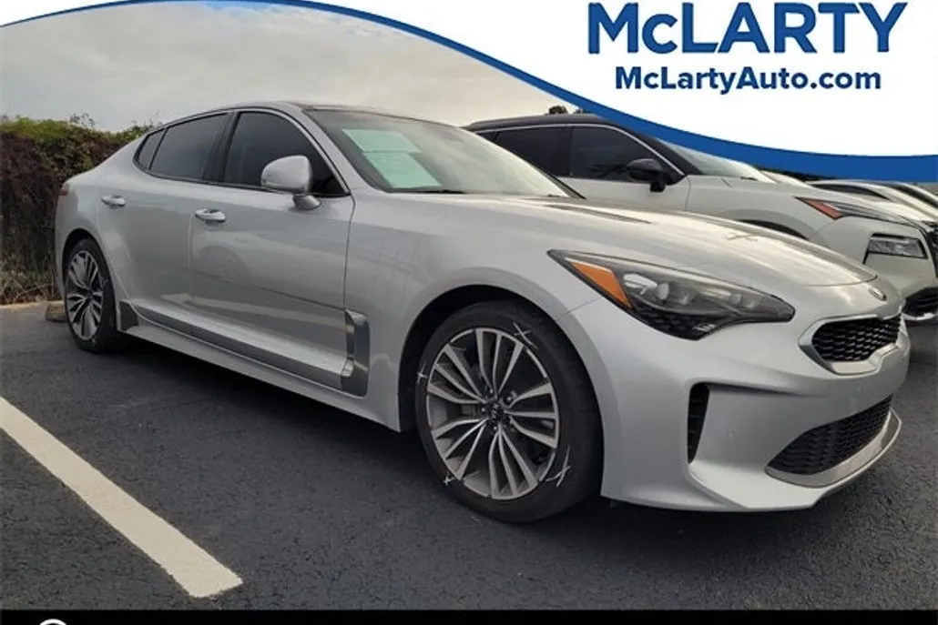 2018 Kia Stinger Premium photo 1
