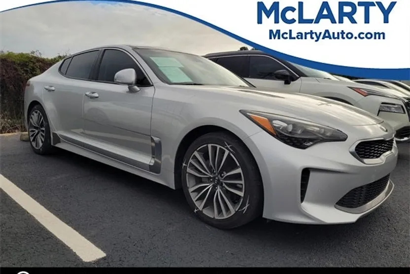 2018 Kia Stinger Premium photo 1