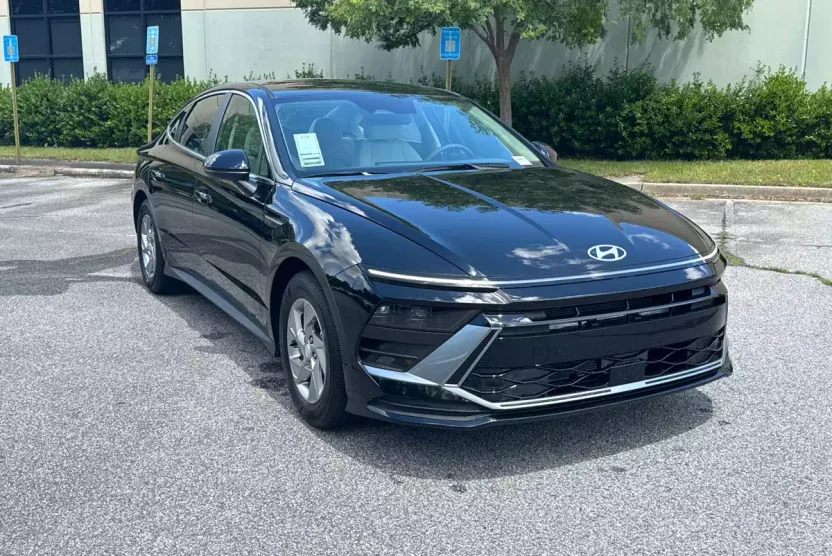 2025 Hyundai Sonata SE photo 1