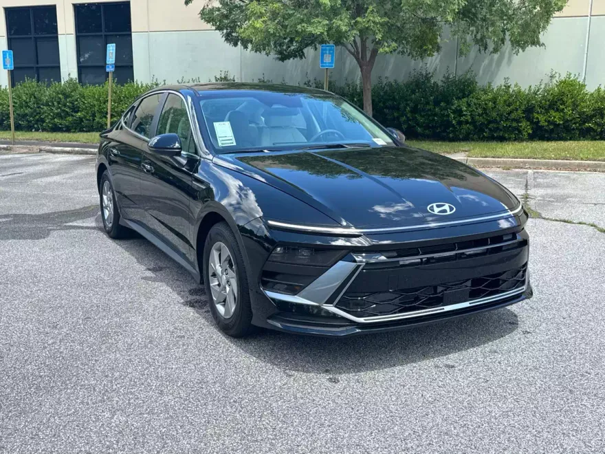 2025 Hyundai Sonata SE photo 1