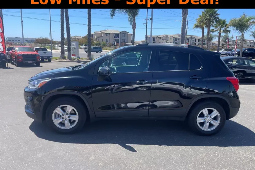 2021 Chevrolet Trax LT photo 1