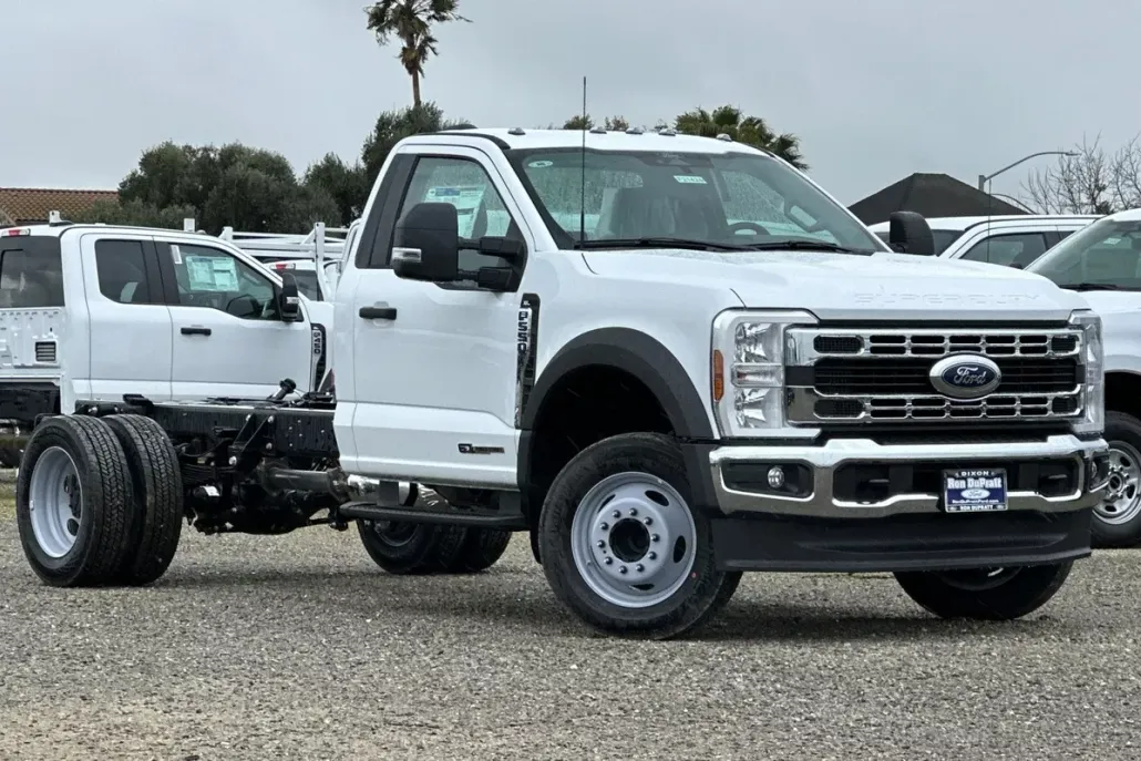 2024 Ford F-550 photo 1