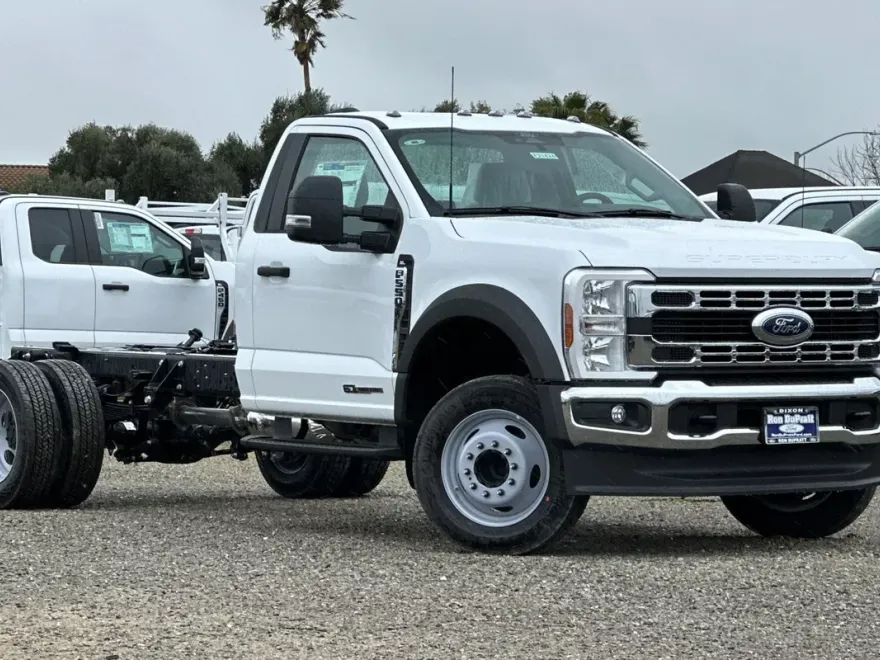 2024 Ford F-550 photo 1