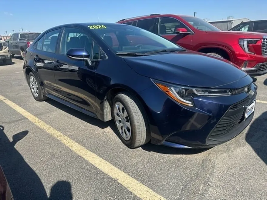 2024 Toyota Corolla LE photo 1