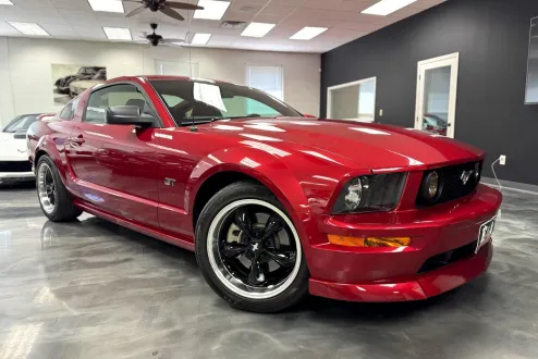2005 Ford Mustang GT Premium photo 2