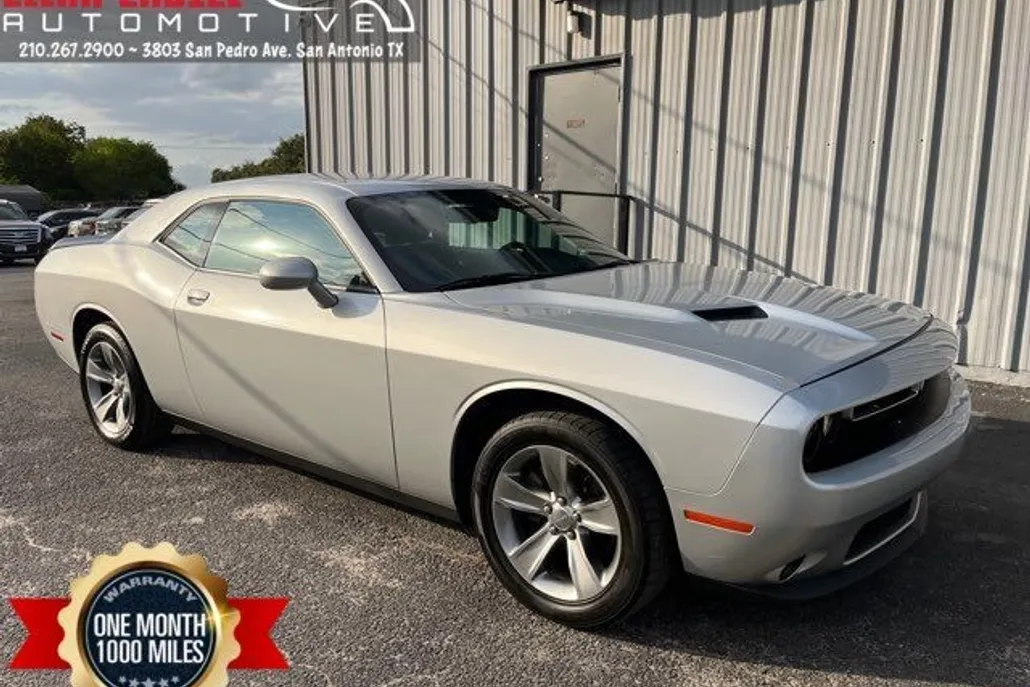 2021 Dodge Challenger photo 1