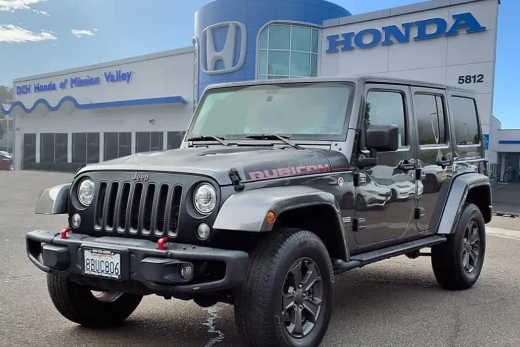 2017 Jeep Wrangler Unlimited Rubicon photo 1