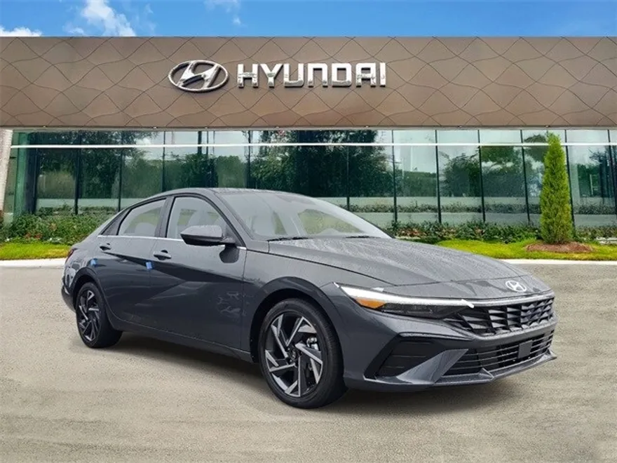 2025 Hyundai Elantra SEL Convenience photo 1