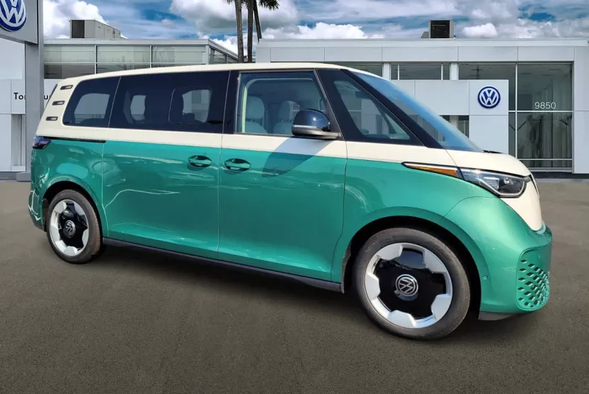 2025 Volkswagen ID. Buzz Pro Plus photo 1