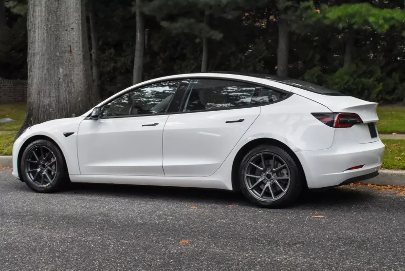 2023 Tesla Model 3 photo 1
