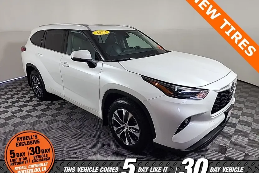 2022 Toyota Highlander XLE photo 1