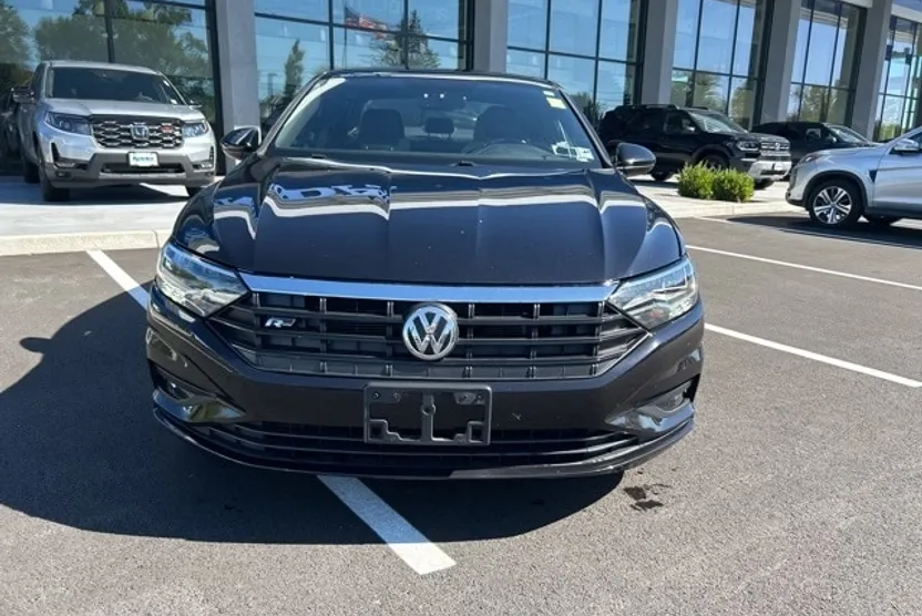 2020 Volkswagen Jetta SE R-Line photo 1