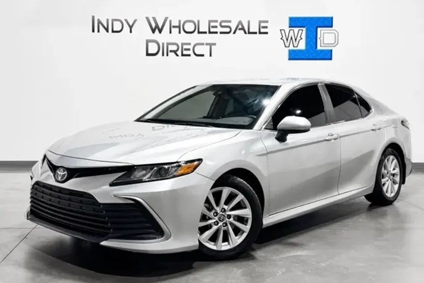 2022 Toyota Camry LE photo 1
