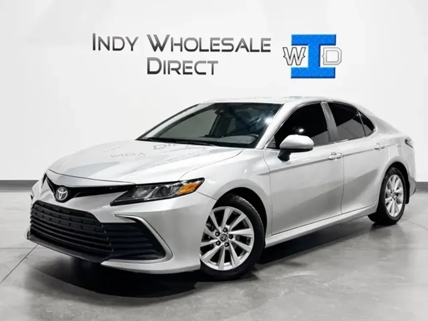 2022 Toyota Camry LE photo 1