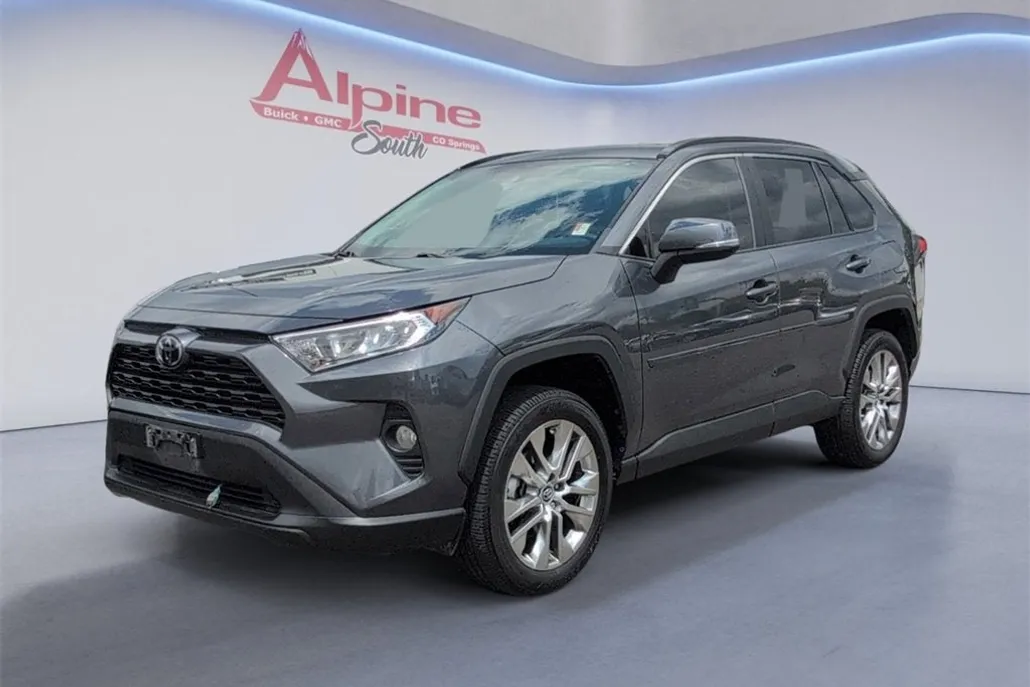 2020 Toyota RAV4 XLE Premium photo 1