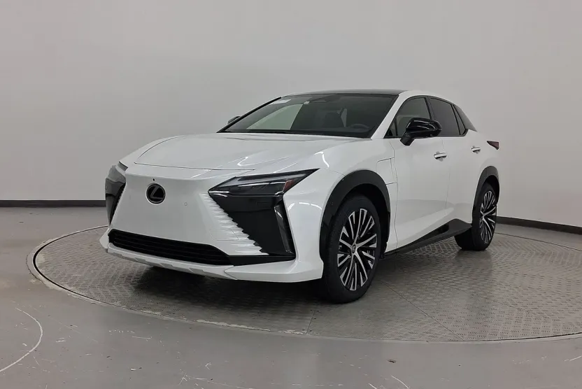 2023 Lexus RZ 450e Luxury photo 1