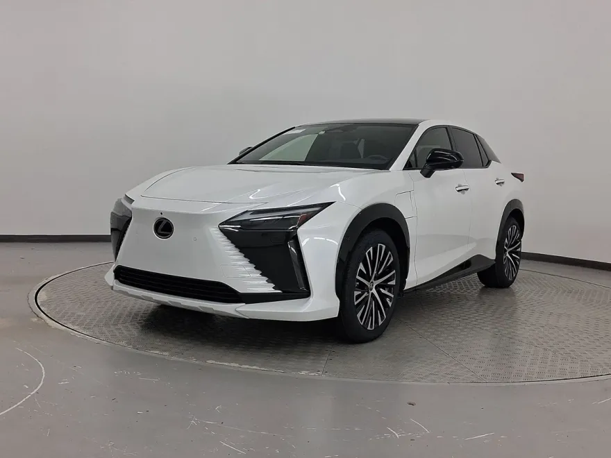 2023 Lexus RZ 450e Luxury photo 1