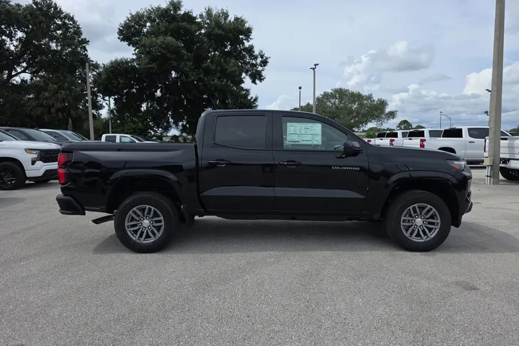 2026 Chevrolet Colorado LT photo 1