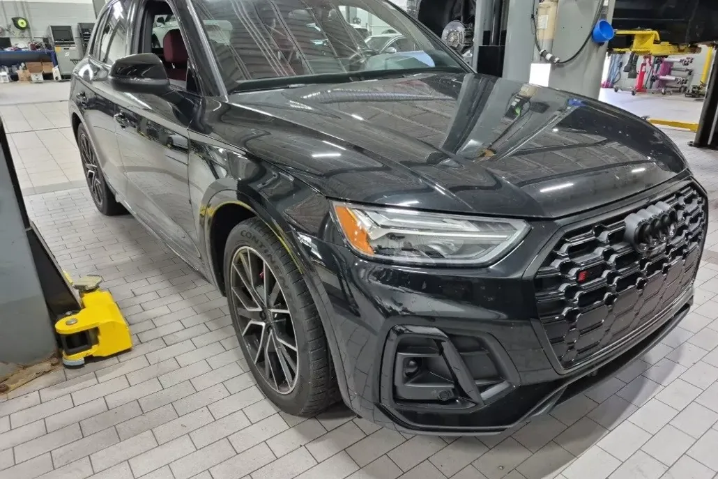 2023 Audi SQ5 Premium Plus photo 1