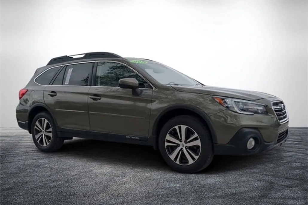 2018 Subaru Outback 2.5i Limited photo 1
