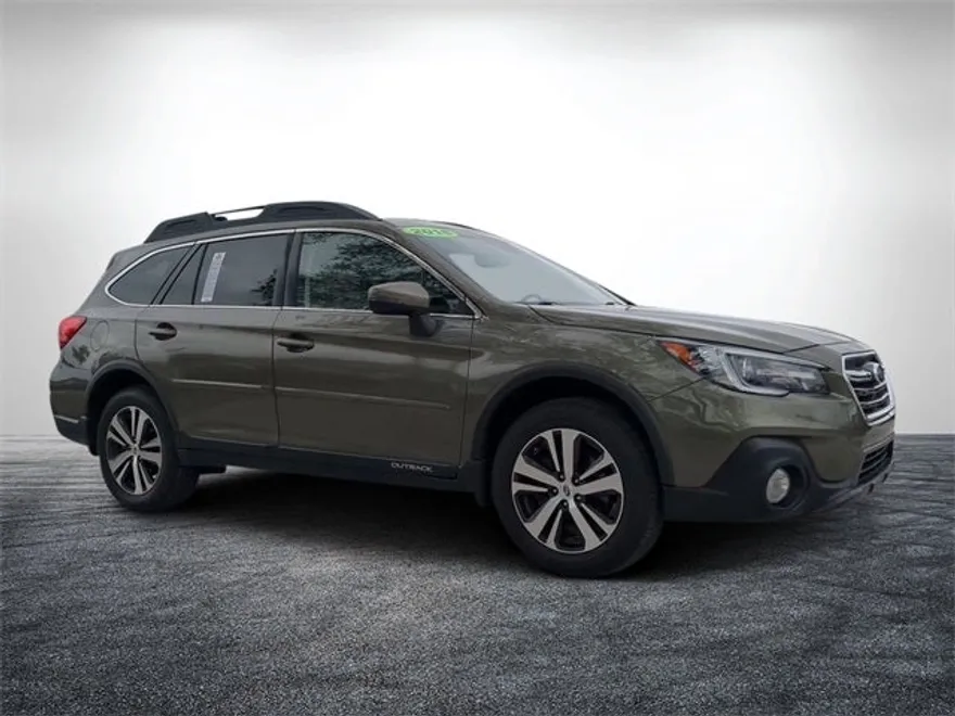 2018 Subaru Outback 2.5i Limited photo 1