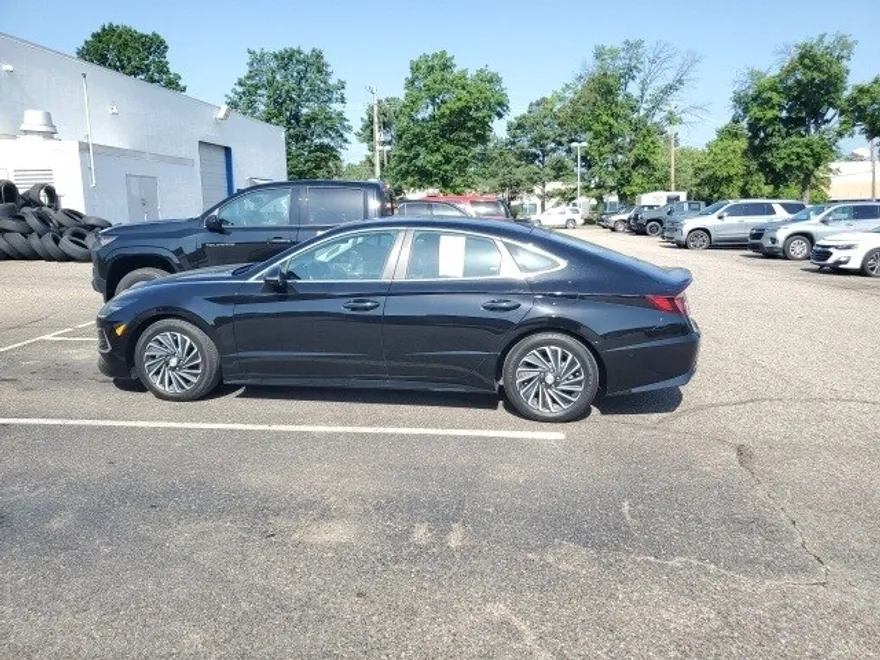 2023 Hyundai Sonata Hybrid Limited photo 1