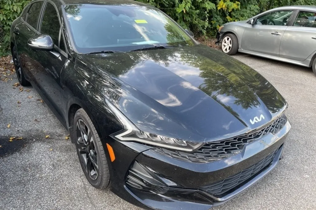 2022 Kia K5 GT-Line photo 1