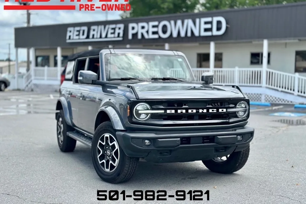2024 Ford Bronco Outer Banks photo 1
