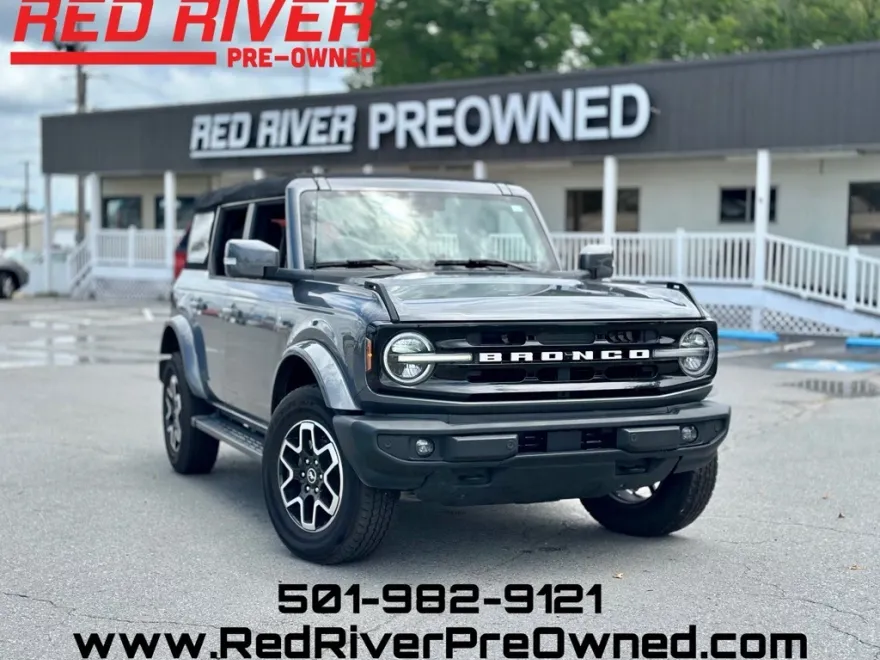 2024 Ford Bronco Outer Banks photo 1